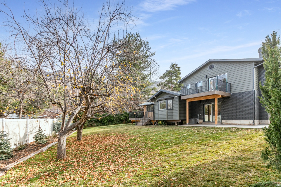 ALTA HILLS - Residential