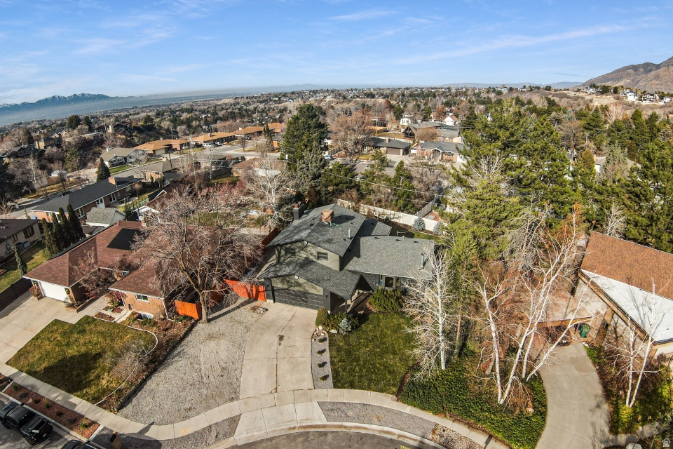 ALTA HILLS - Residential