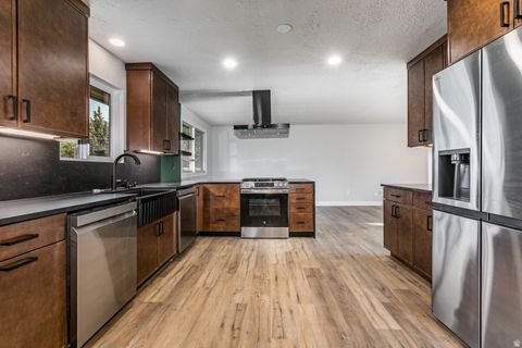 Tiny photo for 3269 E GERMANIA CIR, Cottonwood Heights, UT 84093 (MLS # 2127249)