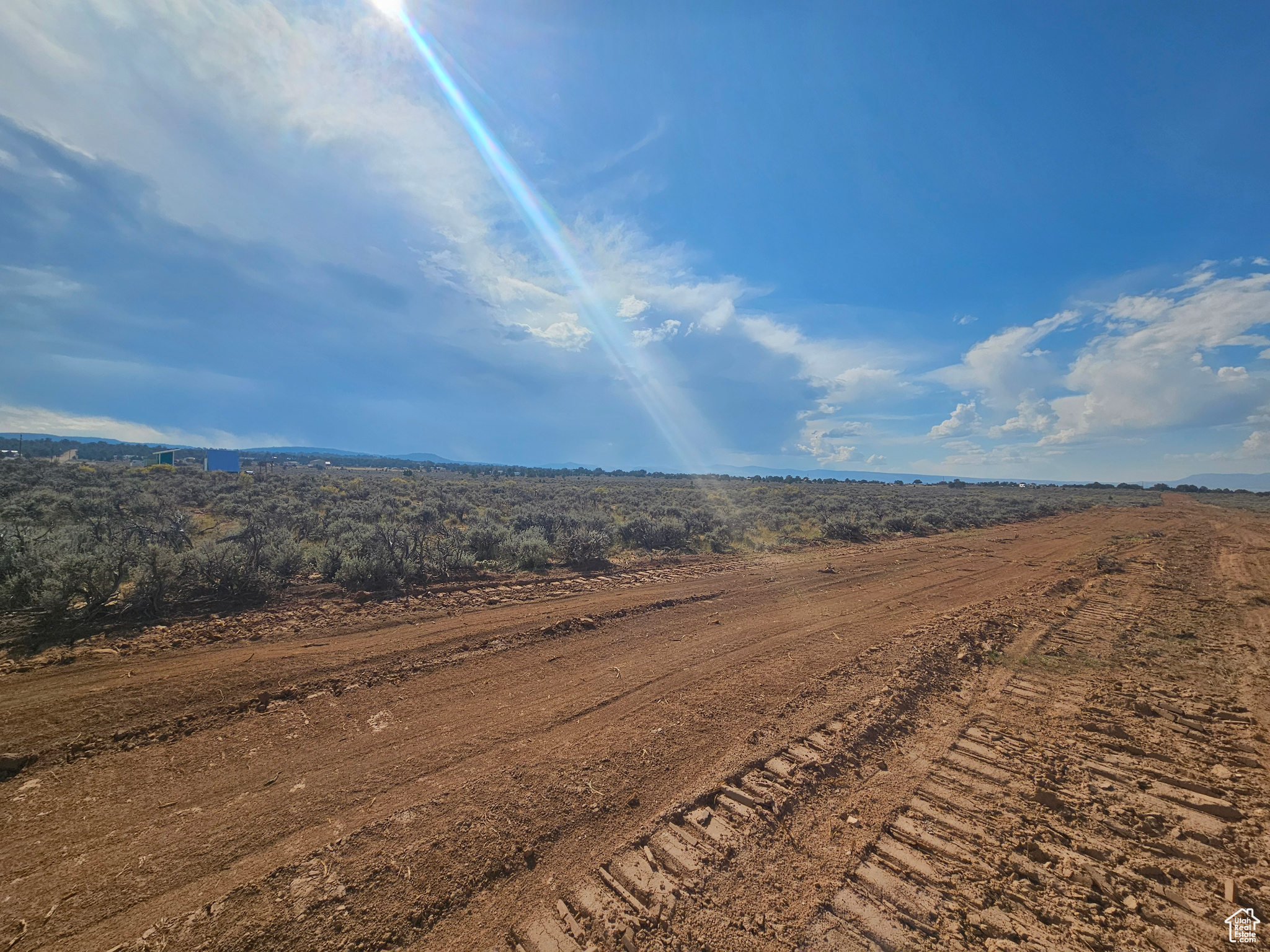 ELK FLAT RANCHES - Land