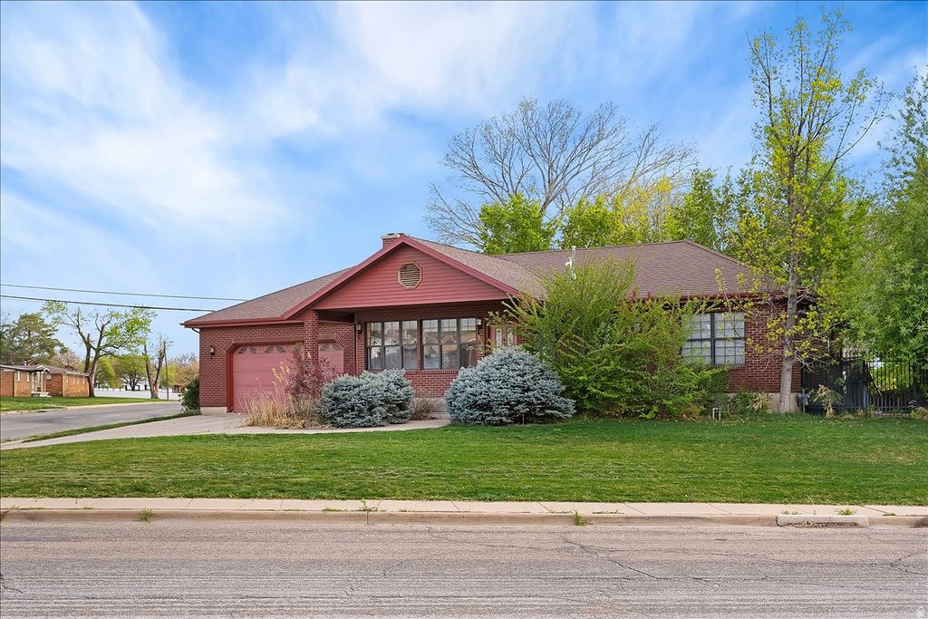 Photo of 321 W 2575 N, Sunset, UT 84015 (MLS # 2156540)