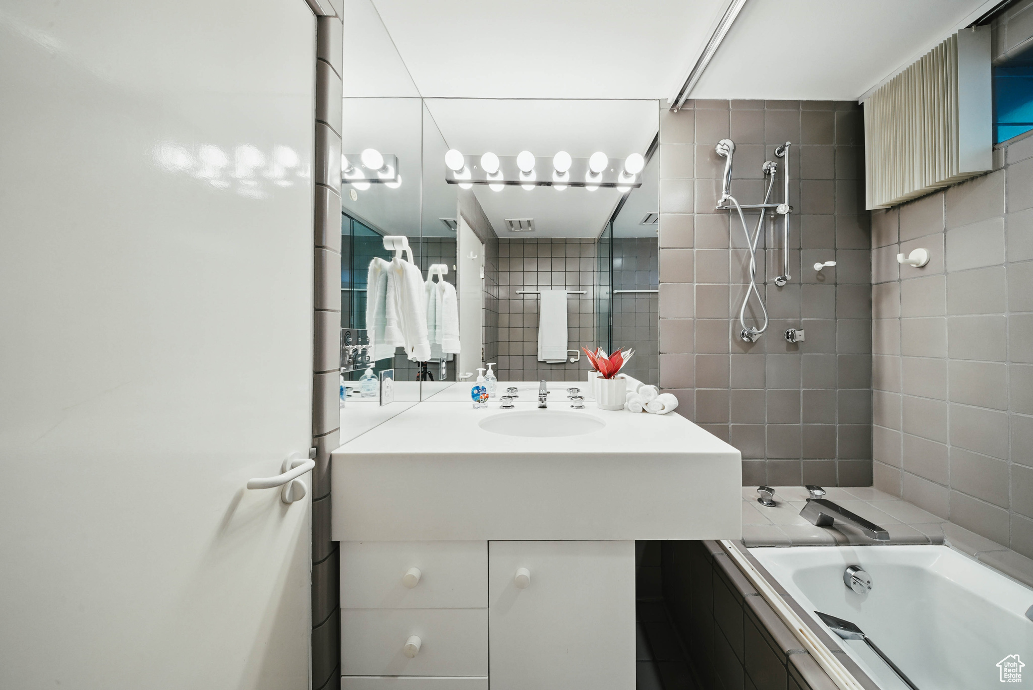 2249 S Lakeline Dr, Salt Lake City, Utah image 40