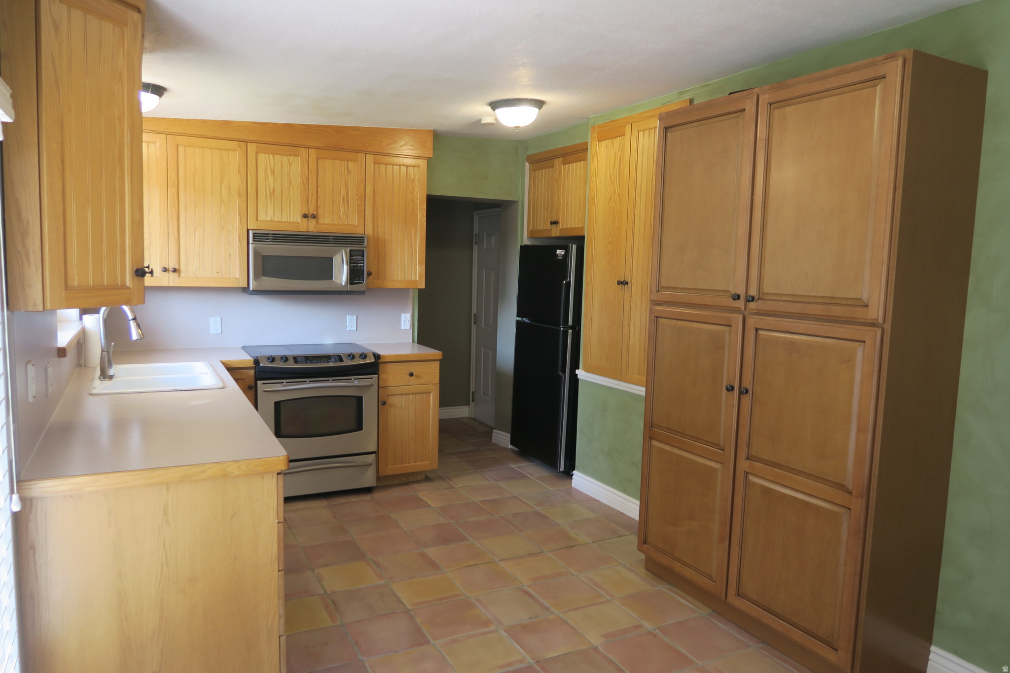 PONDEROSA - Residential Lease