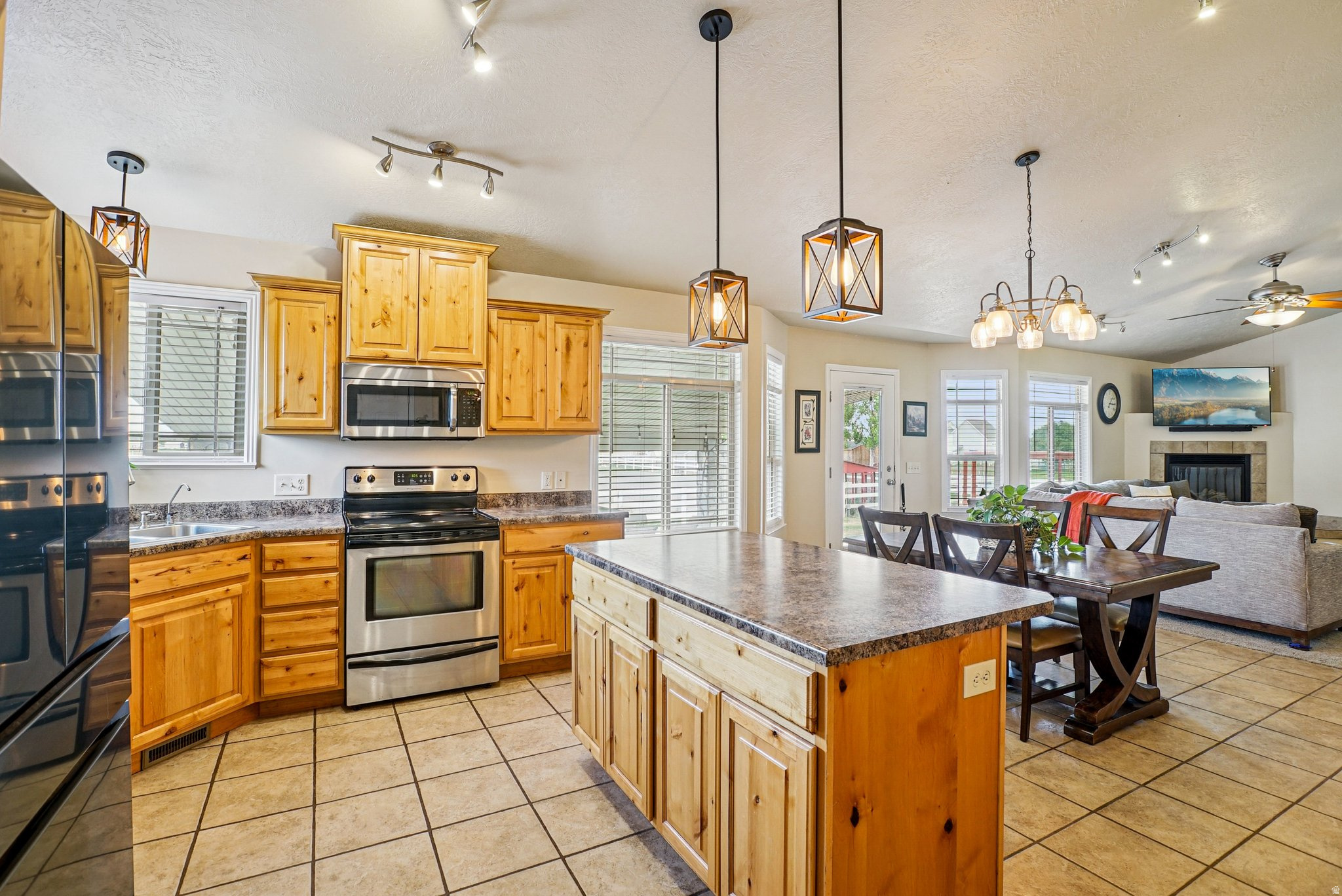 PALOMINO RANCH - Residential