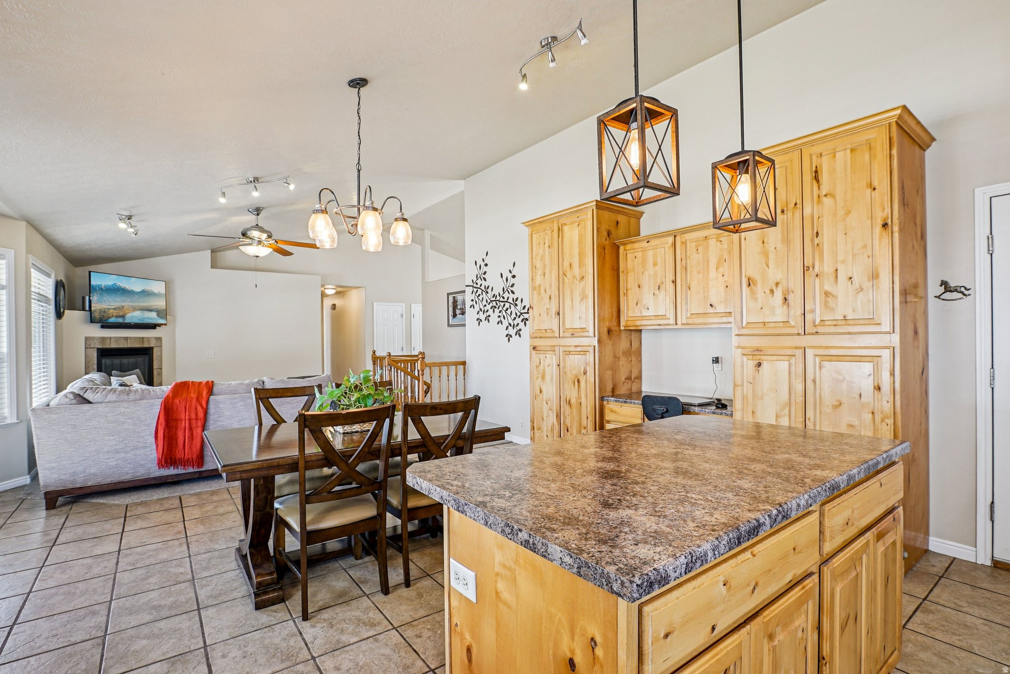 PALOMINO RANCH - Residential