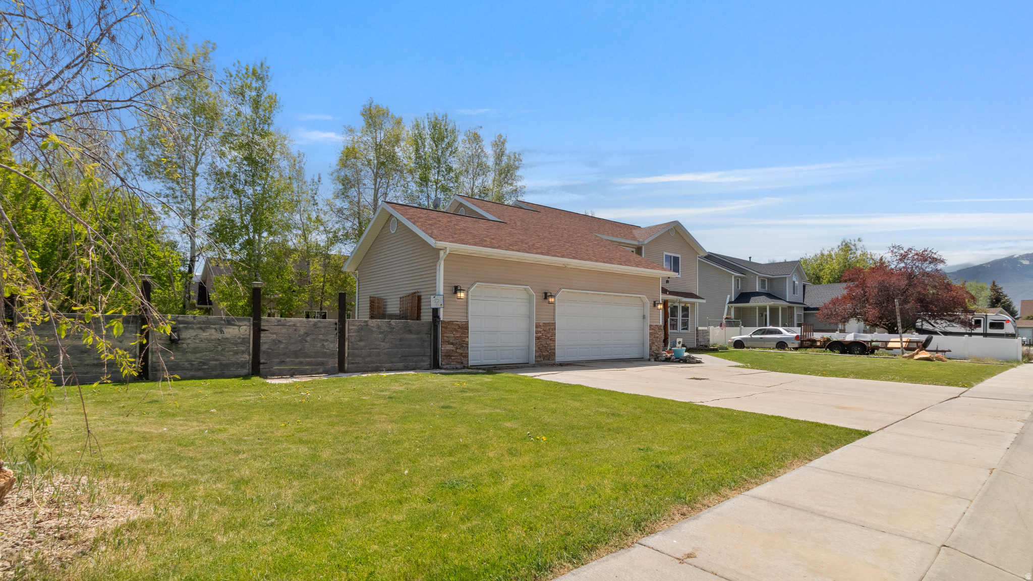 COUNTRY MEADOW ESTATES - Residential