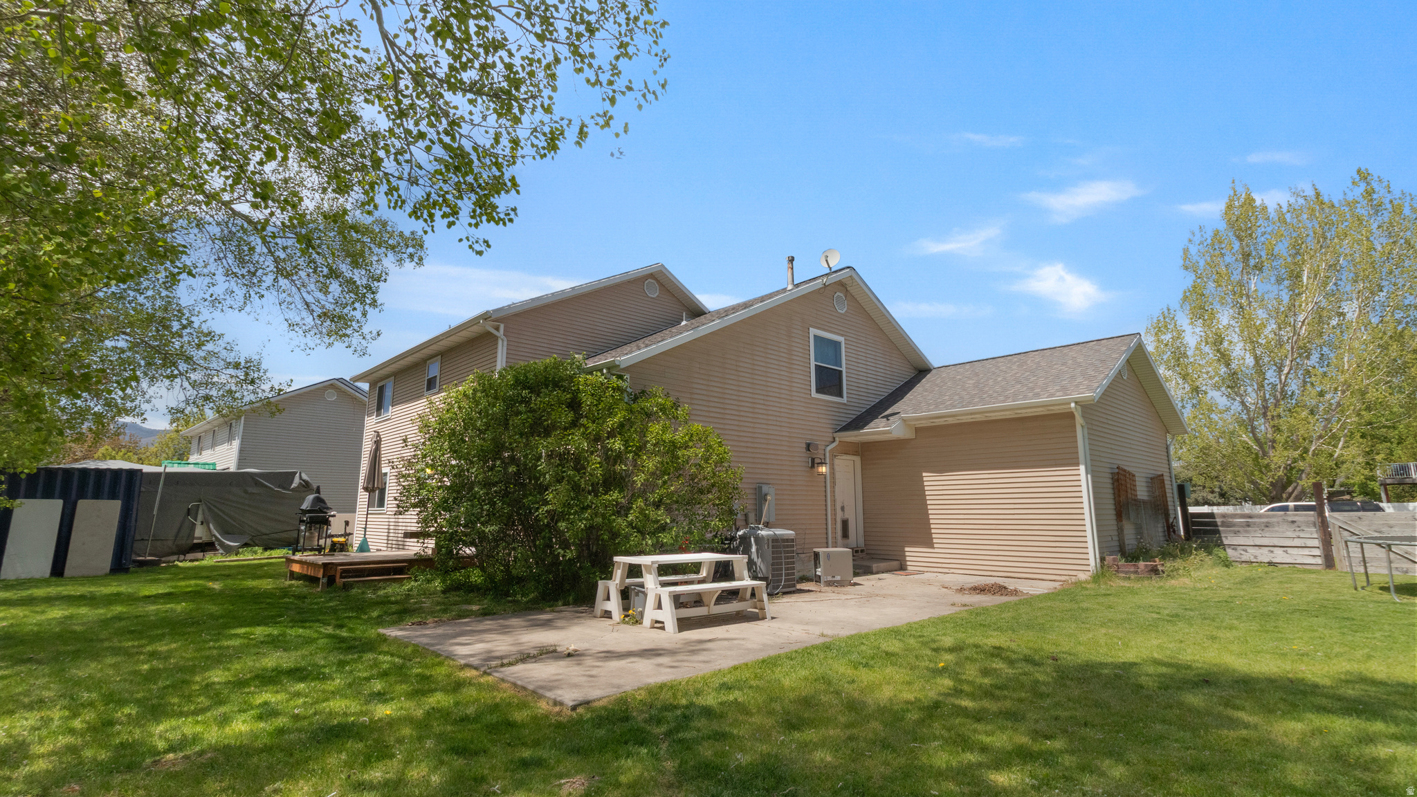 COUNTRY MEADOW ESTATES - Residential