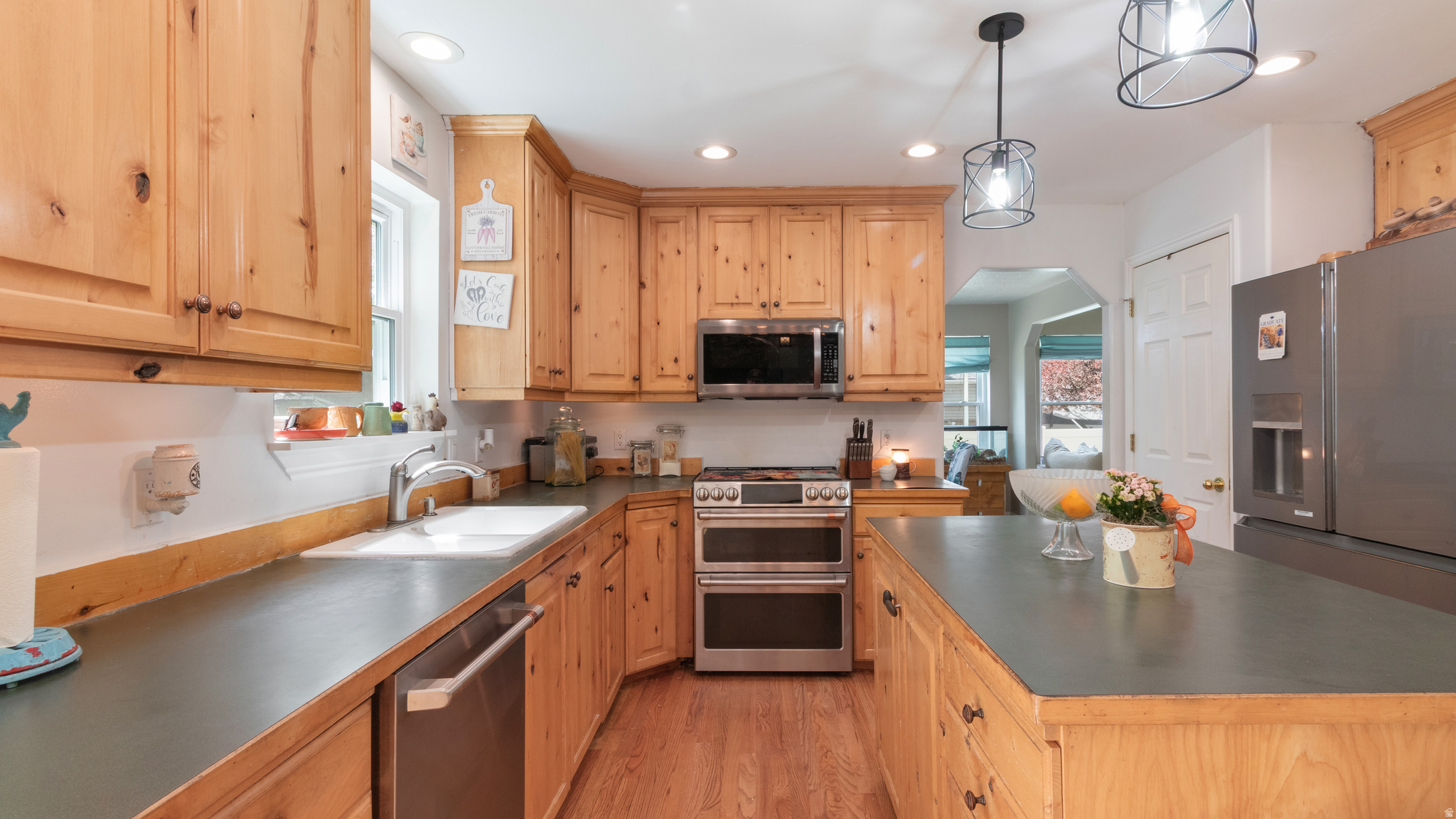 COUNTRY MEADOW ESTATES - Residential