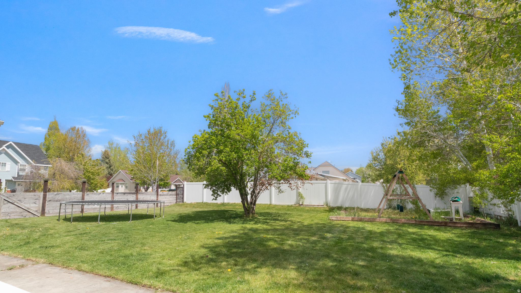 COUNTRY MEADOW ESTATES - Residential