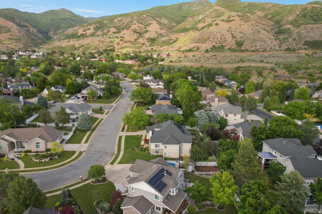 MOUNTAIN RIDGE ESTATES - Residential
