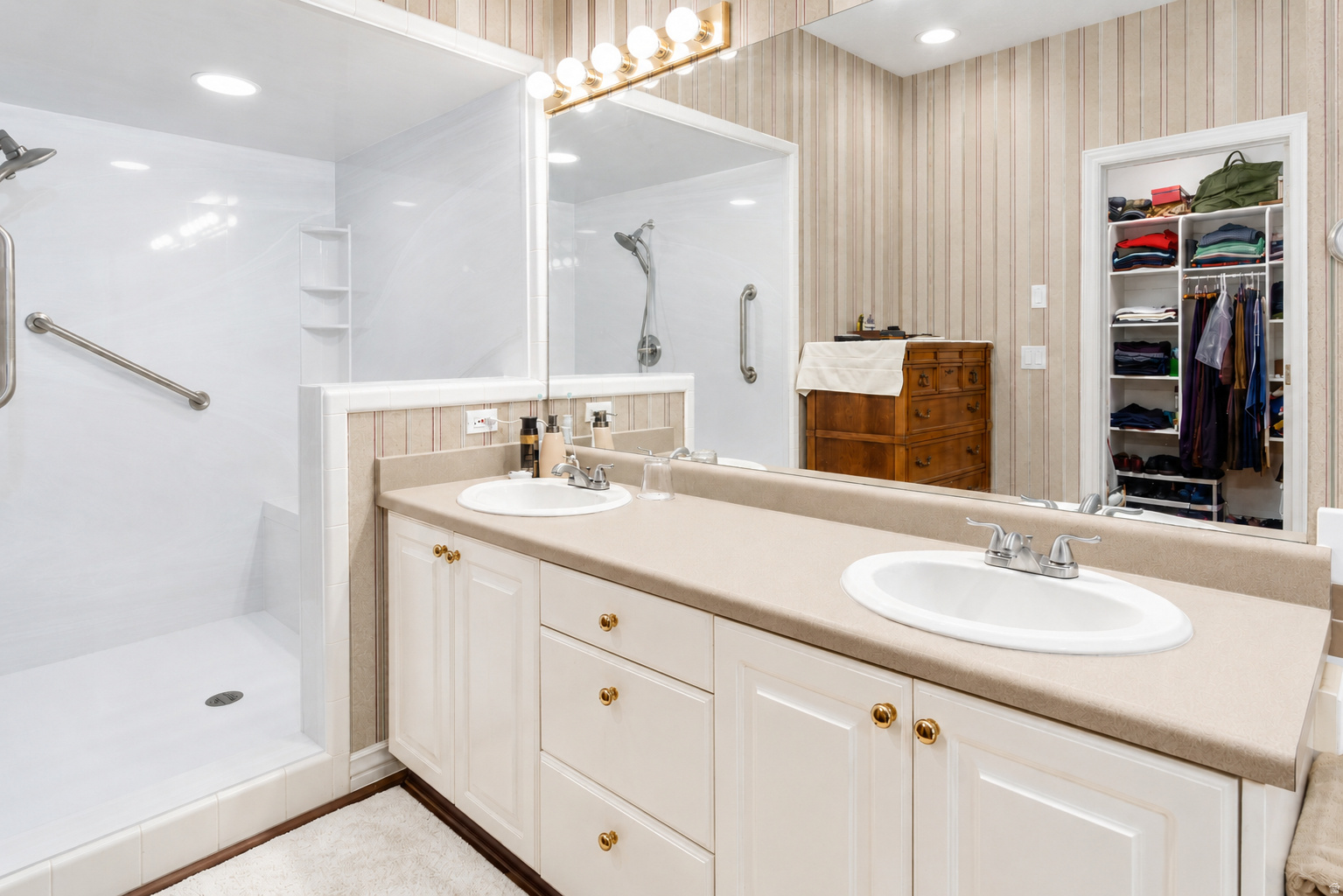 MOUNTAIN RIDGE ESTATES - Residential