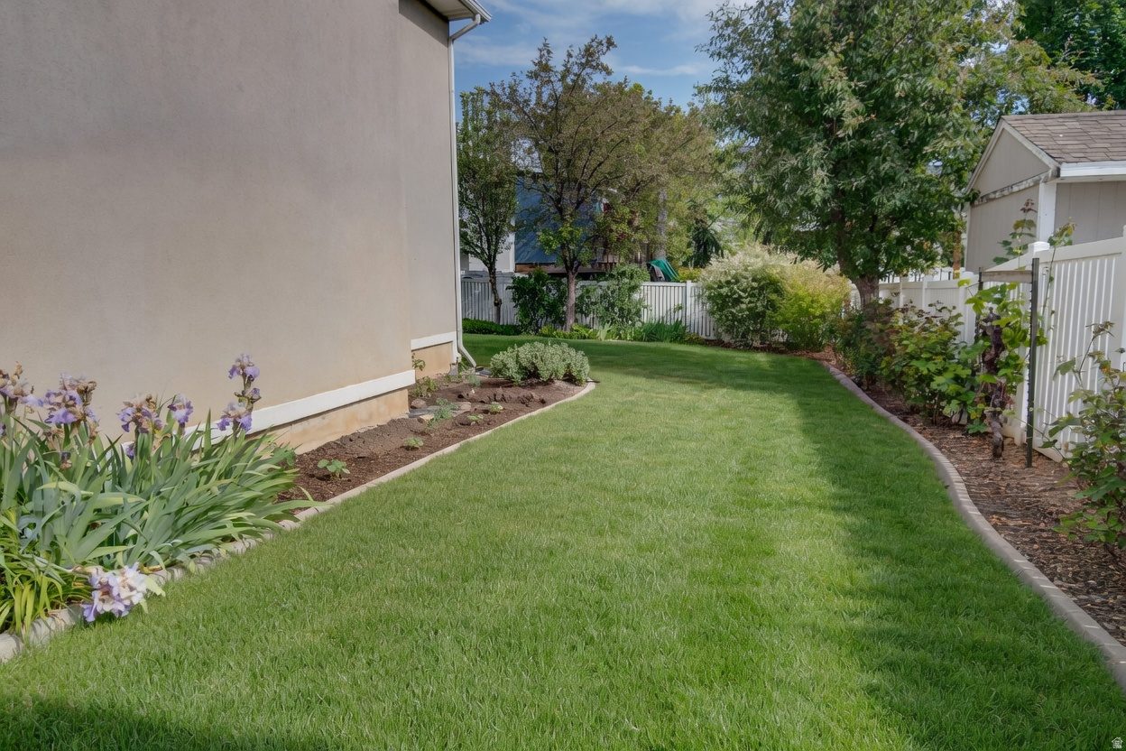 MOUNTAIN RIDGE ESTATES - Residential