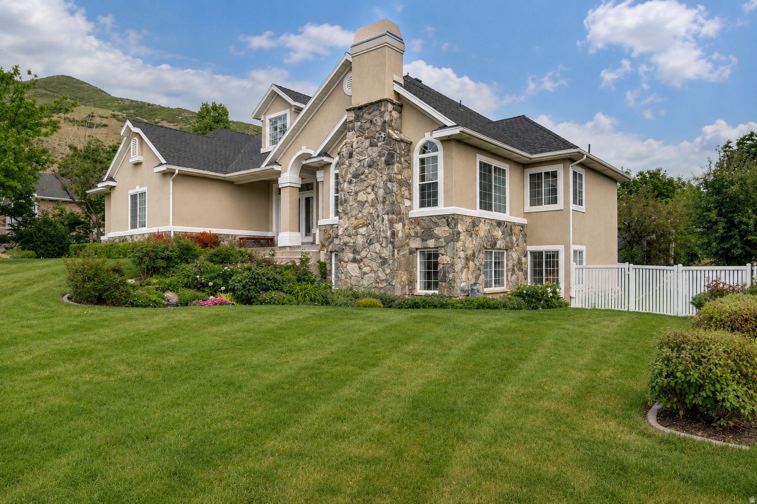 MOUNTAIN RIDGE ESTATES - Residential