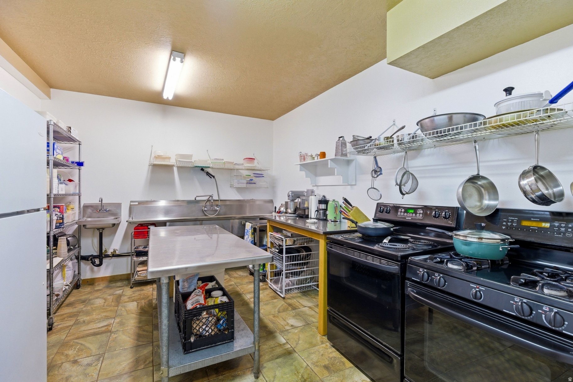 VALLEY VIEW - Residential