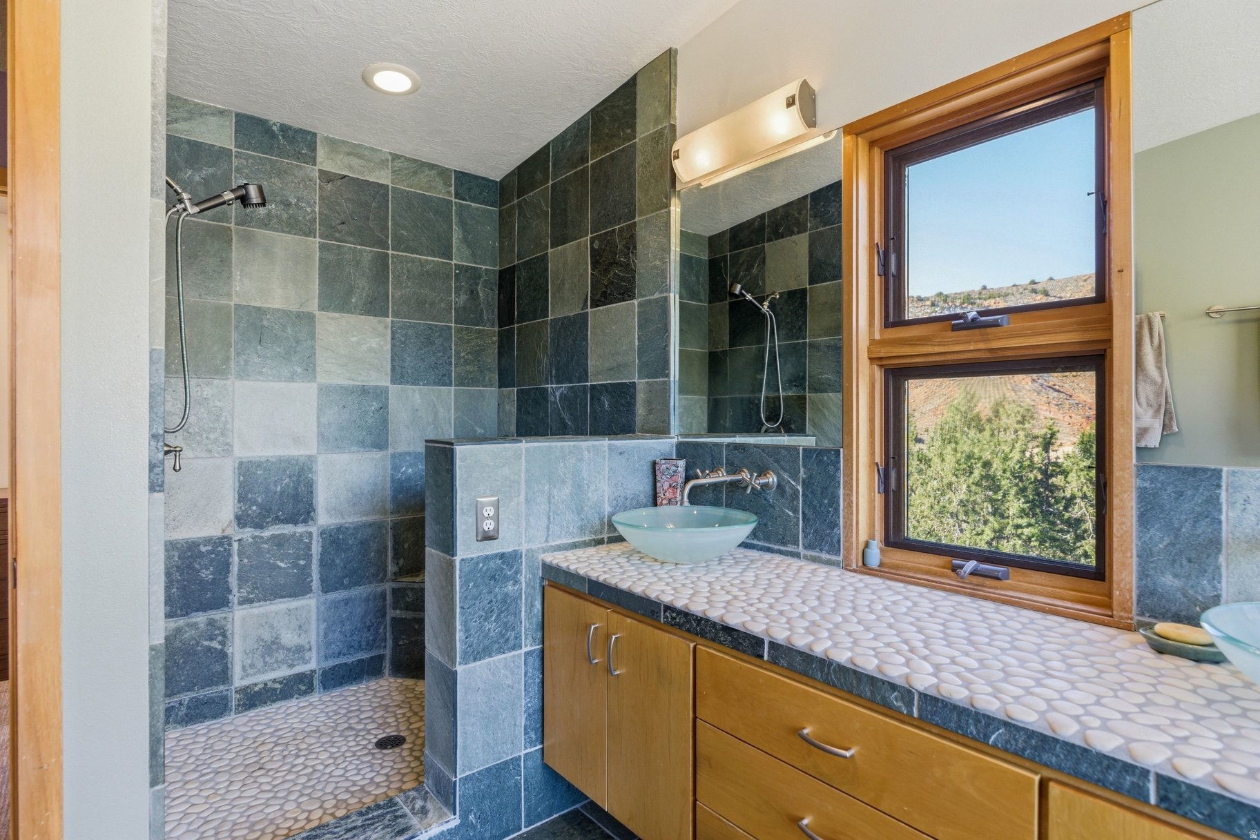 VALLEY VIEW - Residential