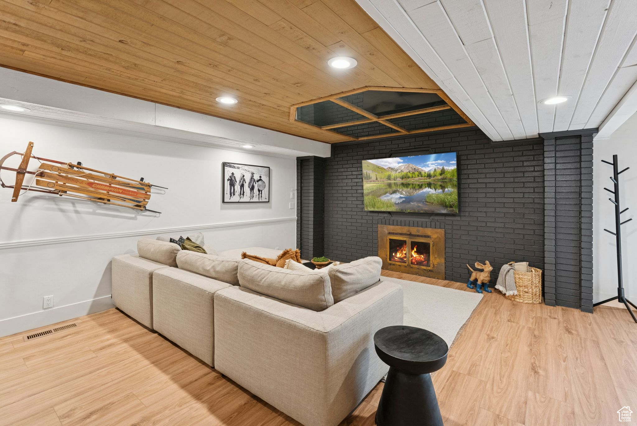 WILLOWCREST - Residential