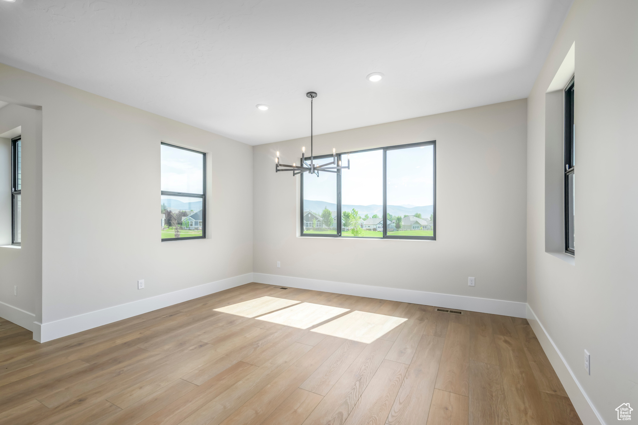 LAKE CREEK - Residential