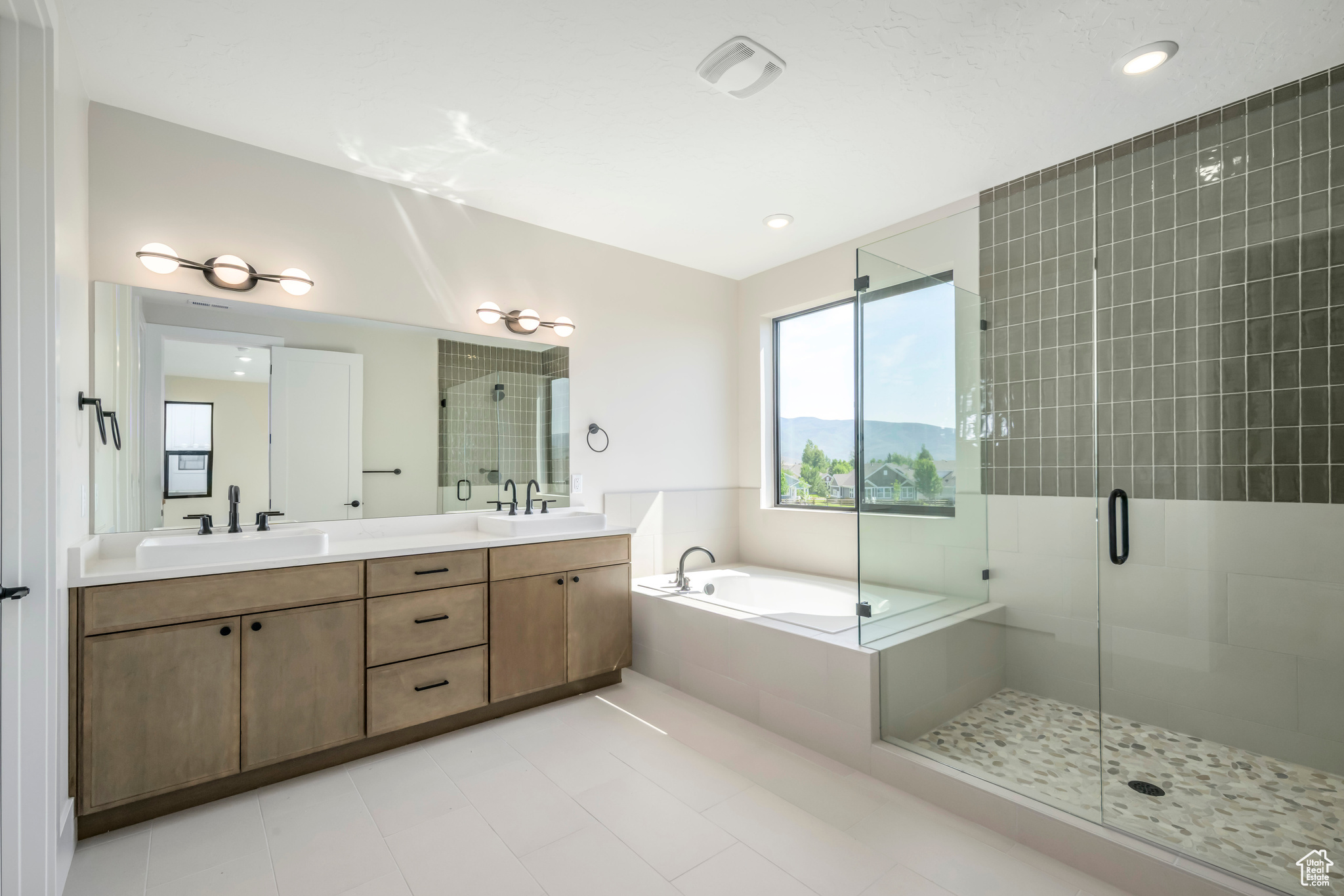 LAKE CREEK - Residential