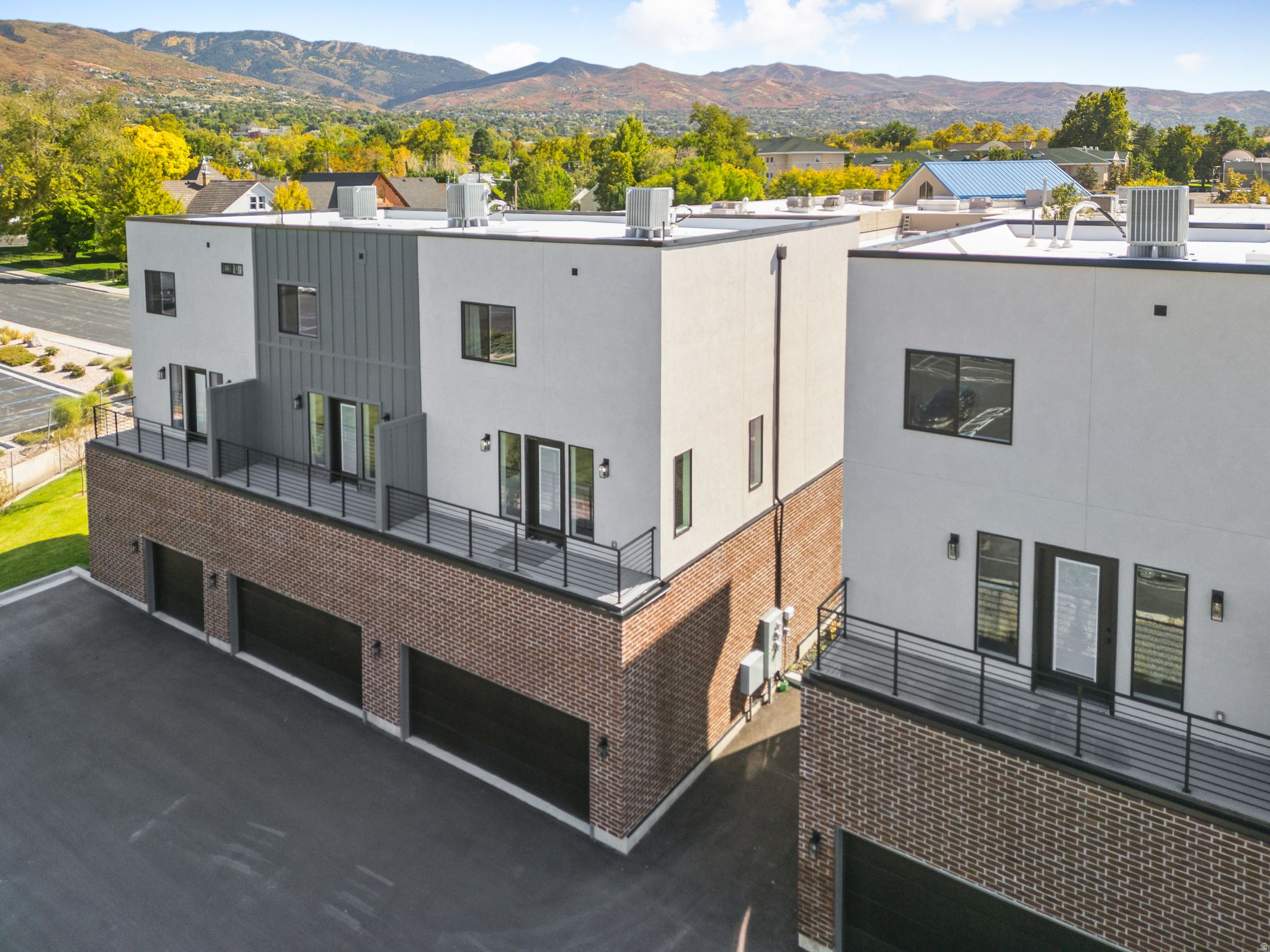 THE BROOKS ON MAIN - Residential