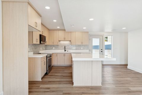 Tiny photo for 254 N MAIN ST, Bountiful, UT 84010 (MLS # 2120421)