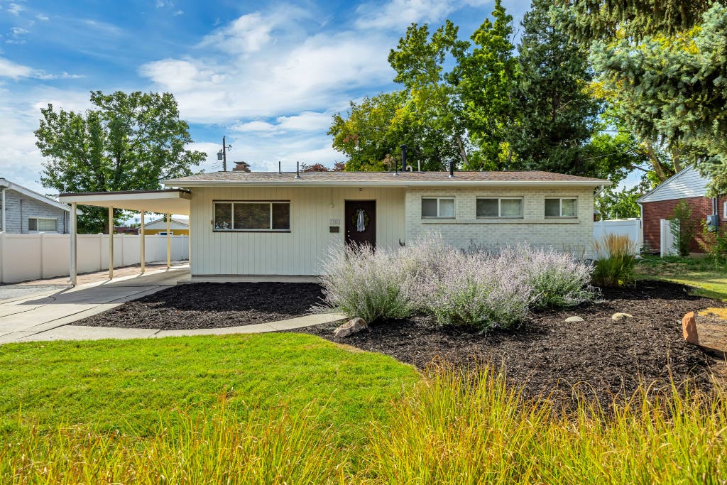 Photo of 3762 S 1215 E, Millcreek, UT 84106 (MLS # 2180430)
