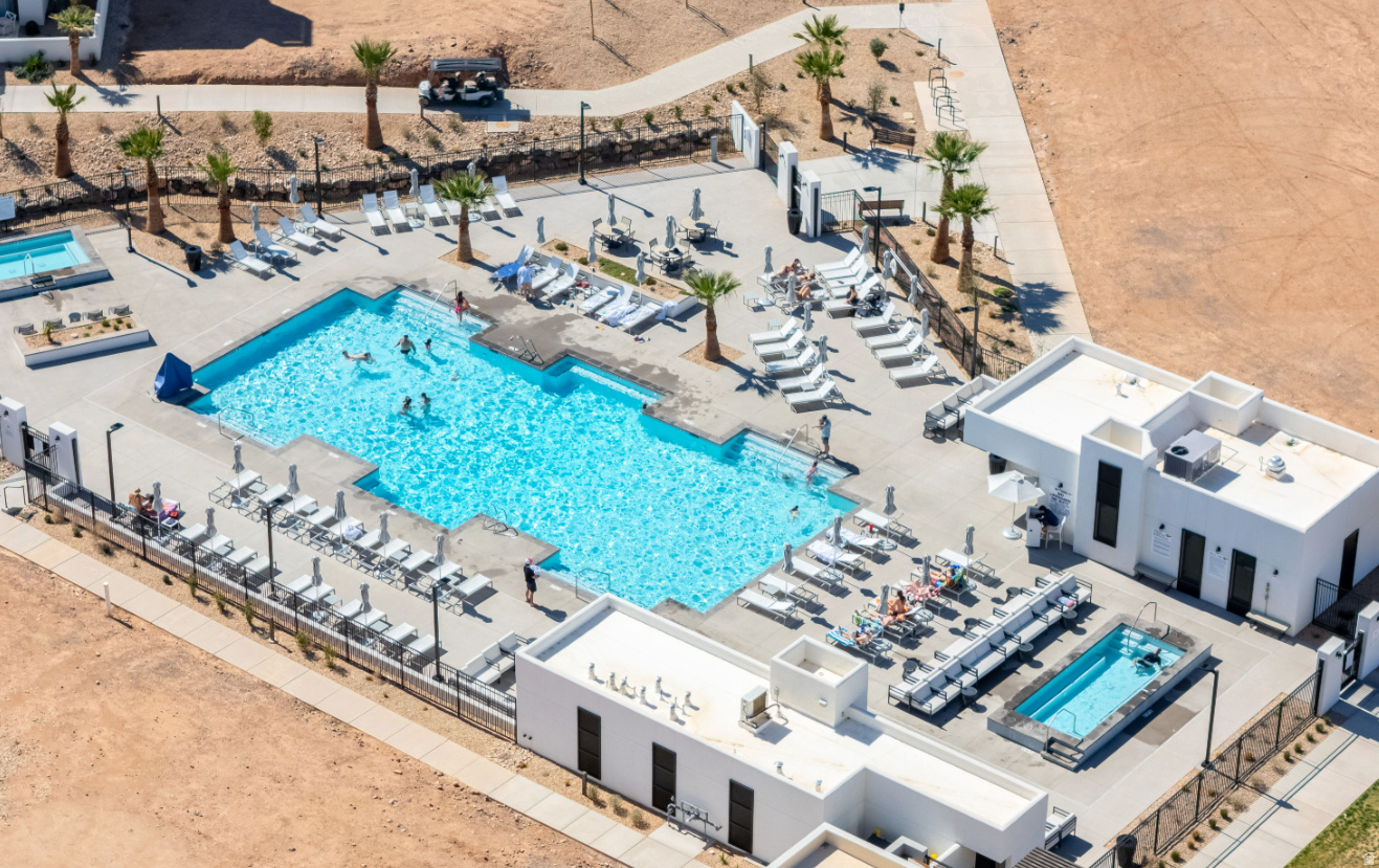 ATKINVILLE TOWNHOMES AT DESERT COLOR - Residential