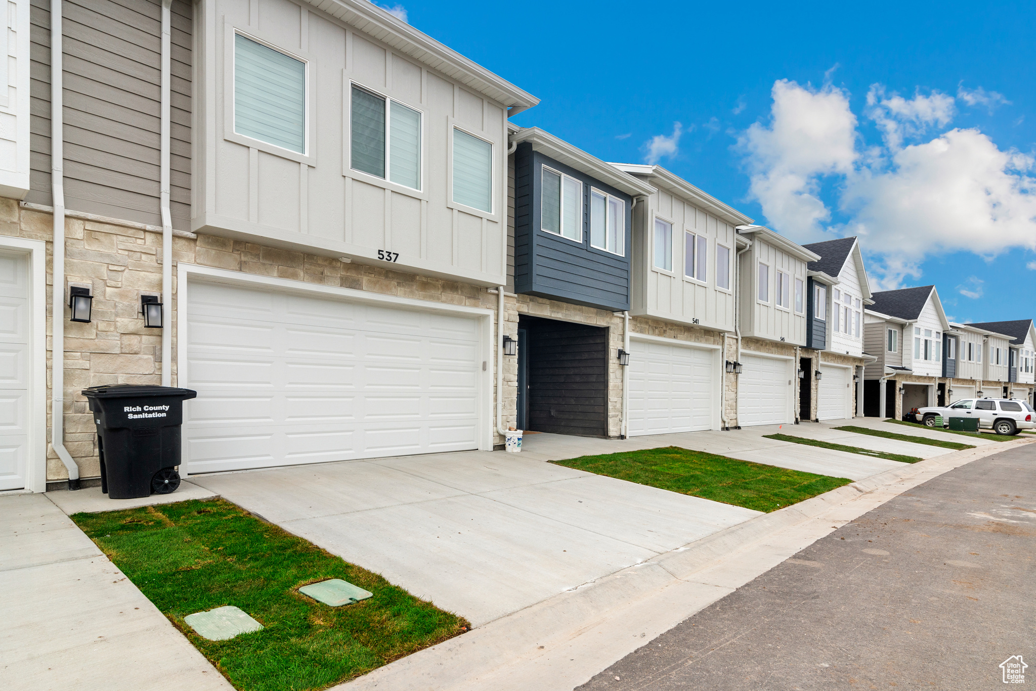 PARADISE PARKWAY - Residential