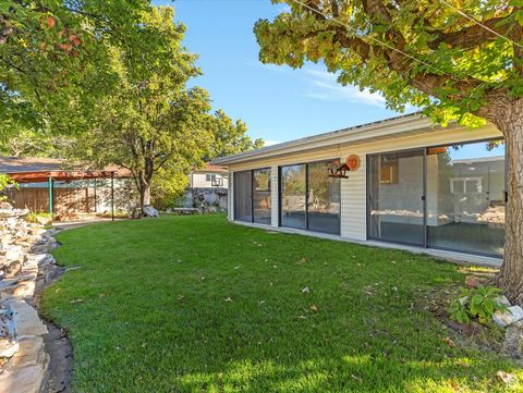 Tiny photo for 7138 S CHRIS LN E, Cottonwood Heights, UT 84121 (MLS # 2117789)
