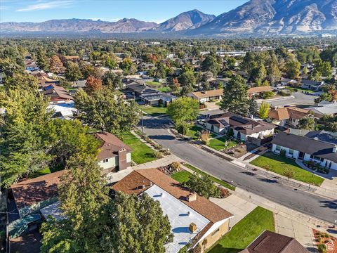 Tiny photo for 7138 S CHRIS LN E, Cottonwood Heights, UT 84121 (MLS # 2117789)