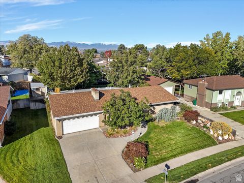 Tiny photo for 7138 S CHRIS LN E, Cottonwood Heights, UT 84121 (MLS # 2117789)