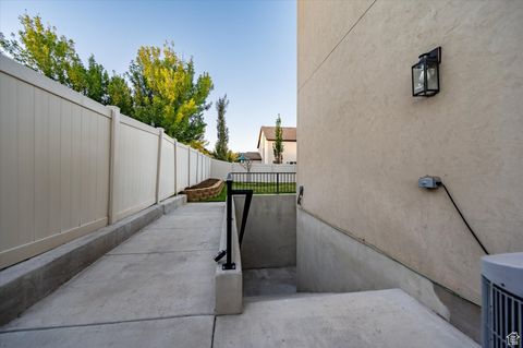 Tiny photo for 624 W ASPEN HILLS BLVD, Saratoga Springs, UT 84045 (MLS # 2116497)