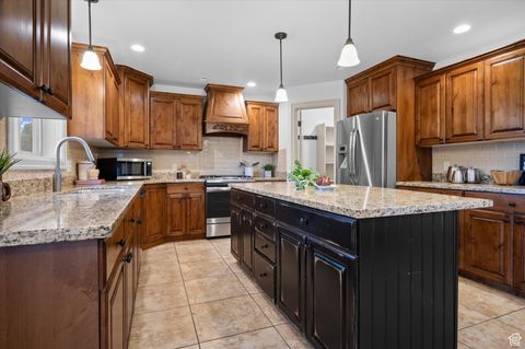 Tiny photo for 624 W ASPEN HILLS BLVD, Saratoga Springs, UT 84045 (MLS # 2116497)
