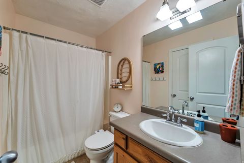 Tiny photo for 953 S 600 E, Payson, UT 84651 (MLS # 2123819)