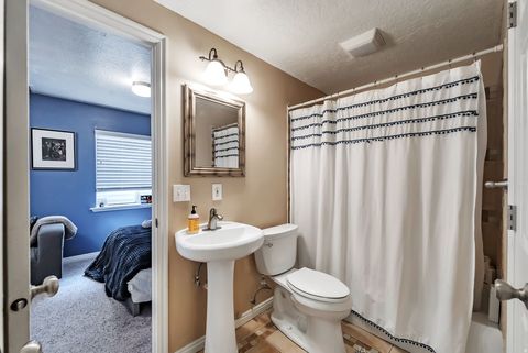 Tiny photo for 953 S 600 E, Payson, UT 84651 (MLS # 2123819)