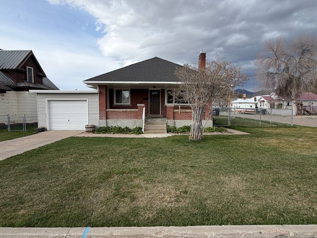 Photo for 838 LINCOLN ST, Montpelier, ID 83254 (MLS # 2146929)