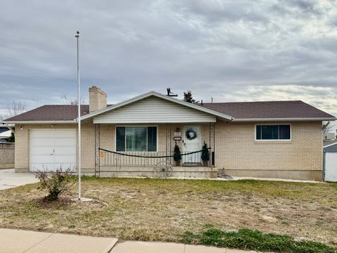 Photo of 2581 W 5000 S, Roy, UT 84067 (MLS # 2127961)