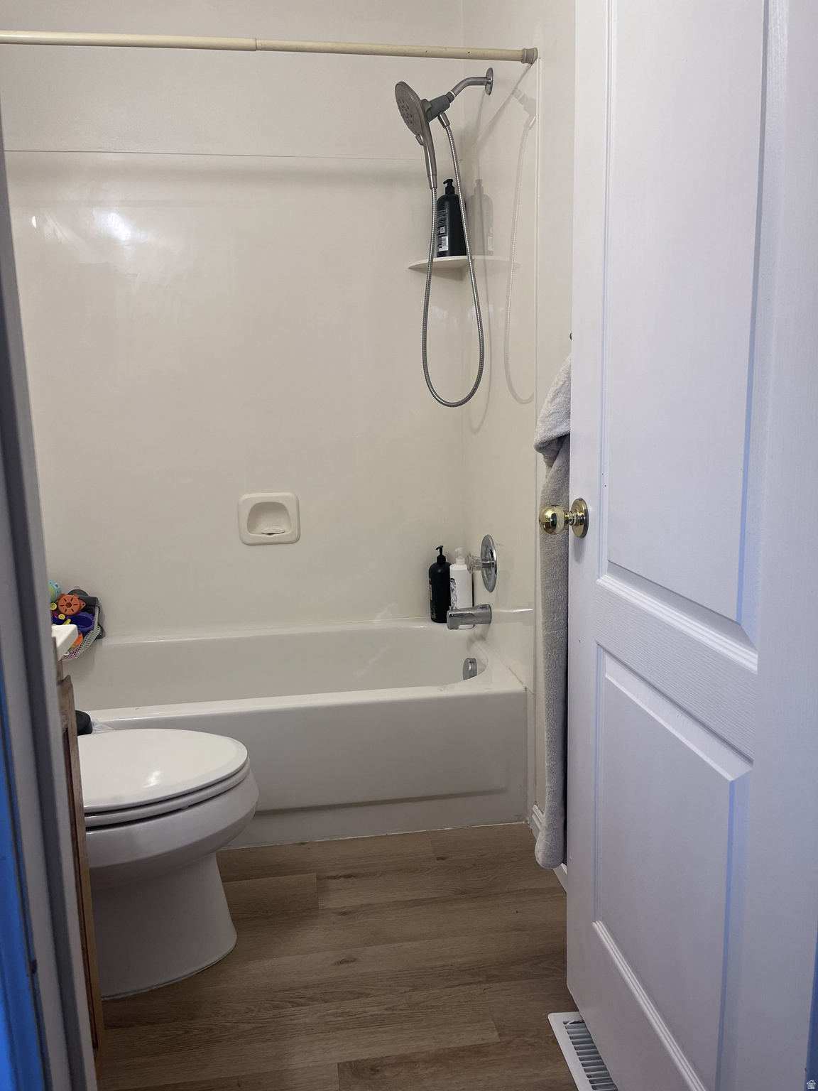 COUNTRY MANOR - Residential