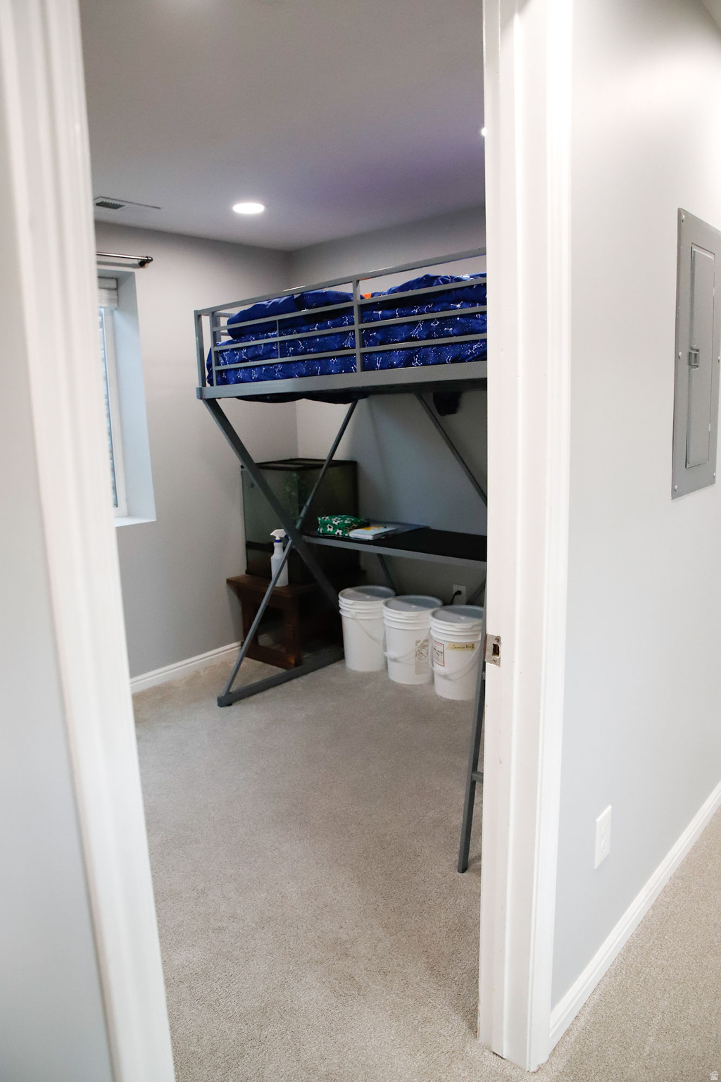 COUNTRY MANOR - Residential