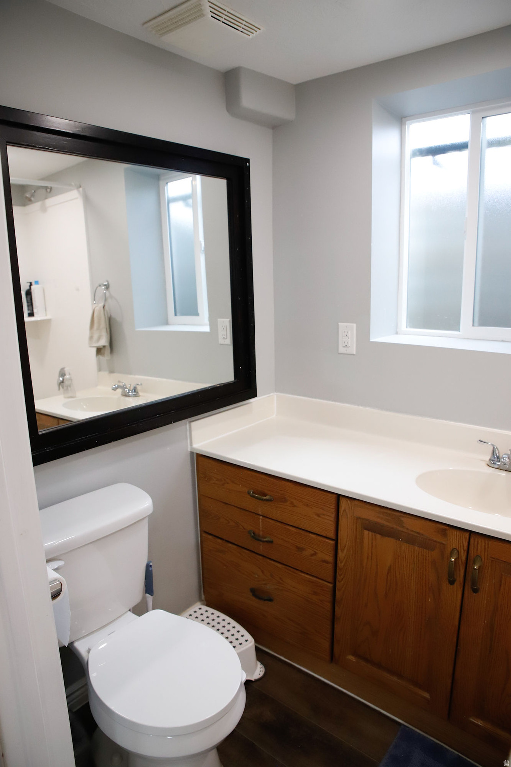 COUNTRY MANOR - Residential