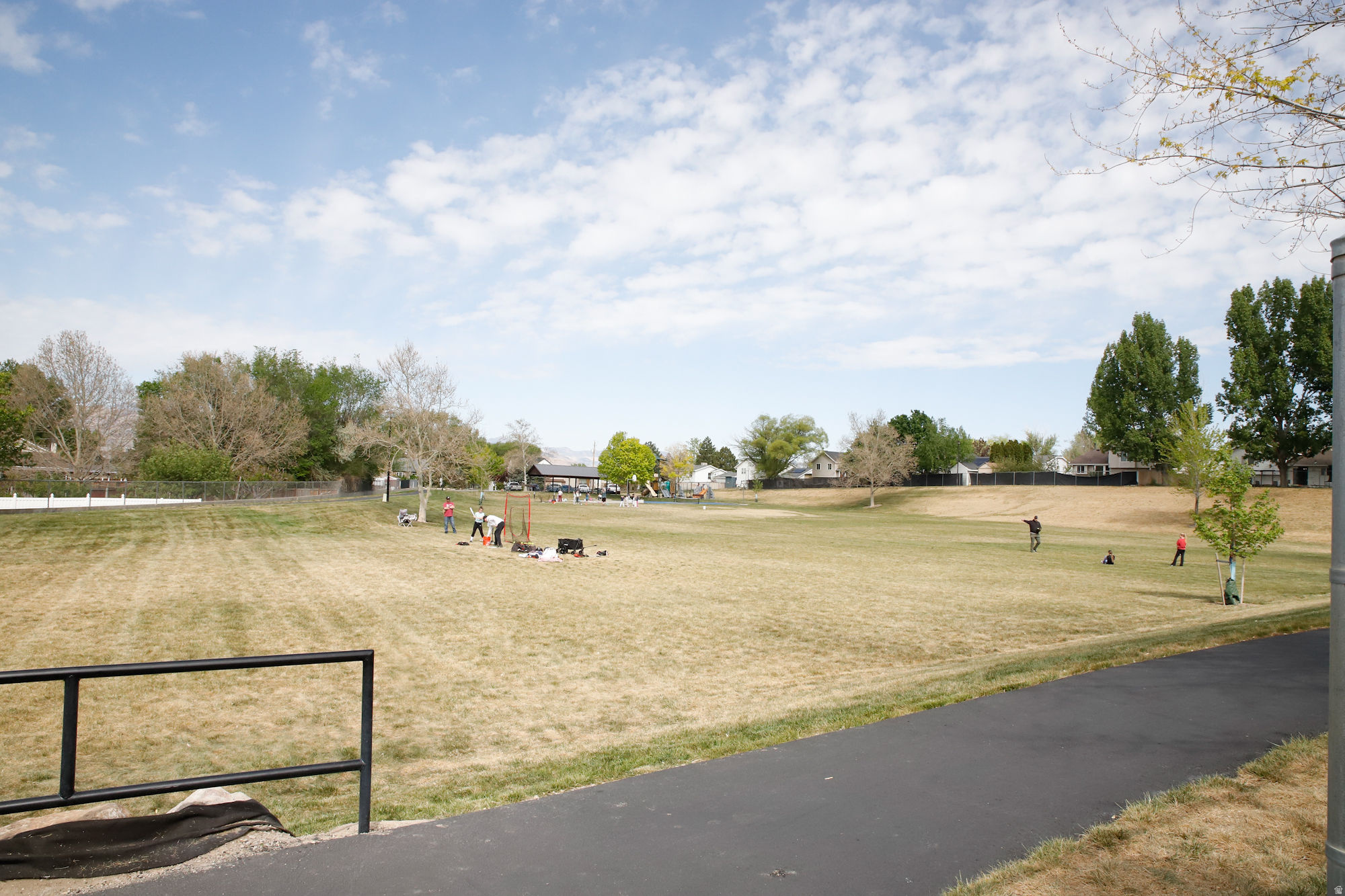 COUNTRY MANOR - Residential