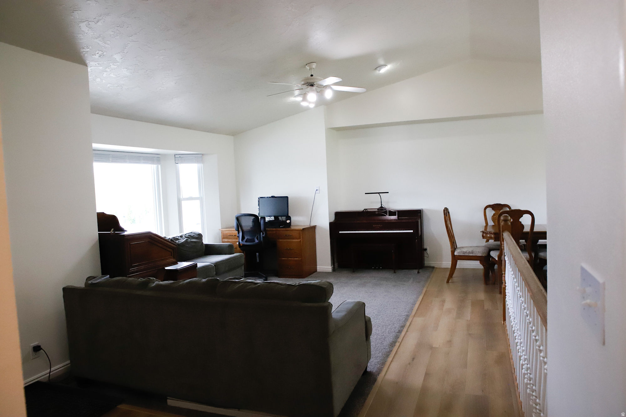 COUNTRY MANOR - Residential