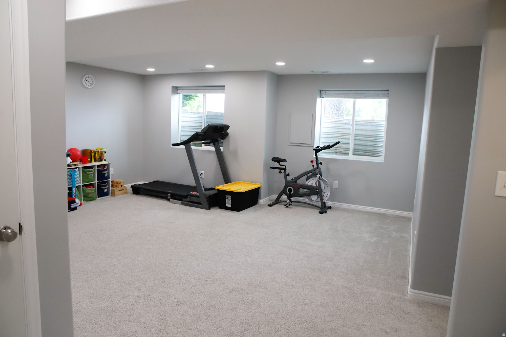 COUNTRY MANOR - Residential