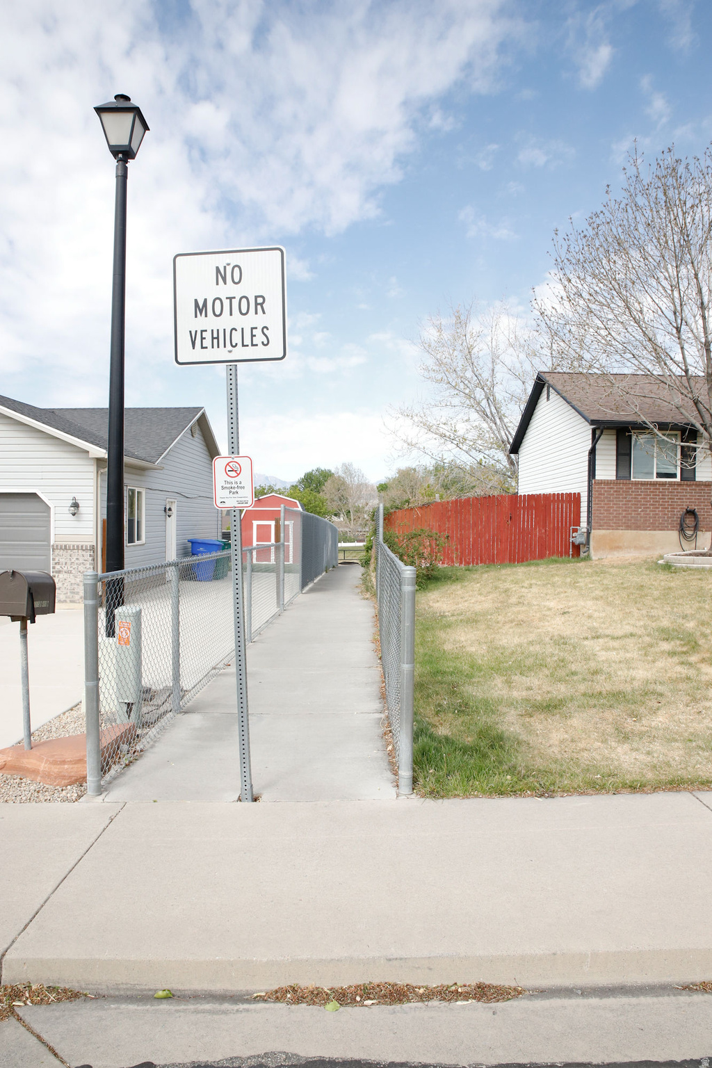 COUNTRY MANOR - Residential