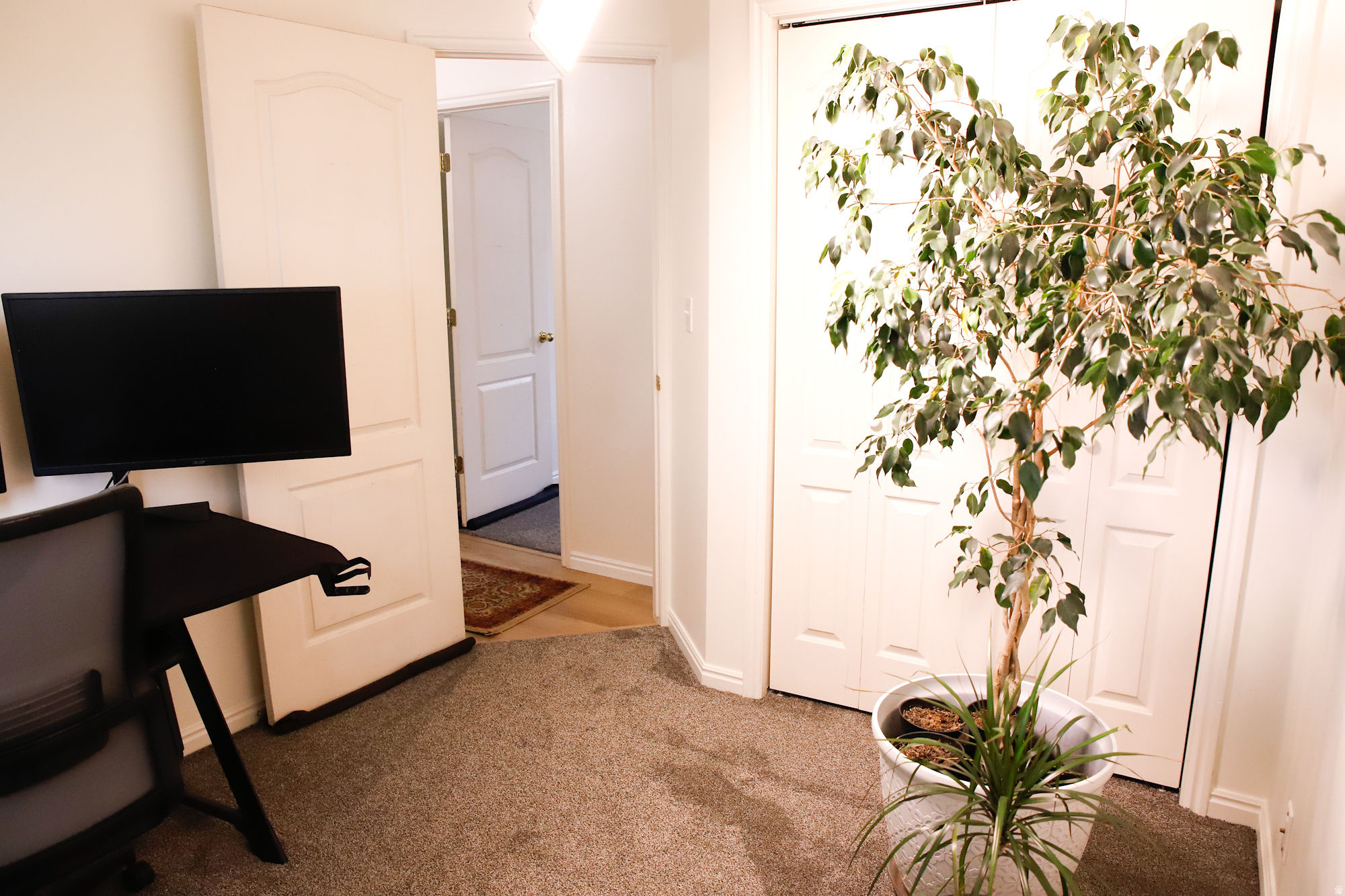 COUNTRY MANOR - Residential