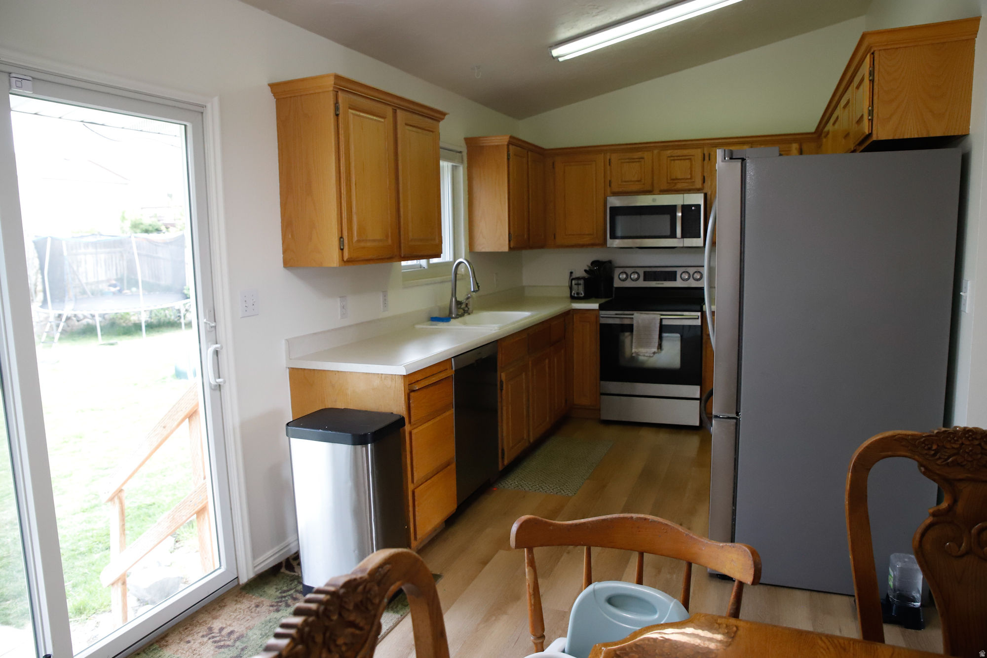 COUNTRY MANOR - Residential