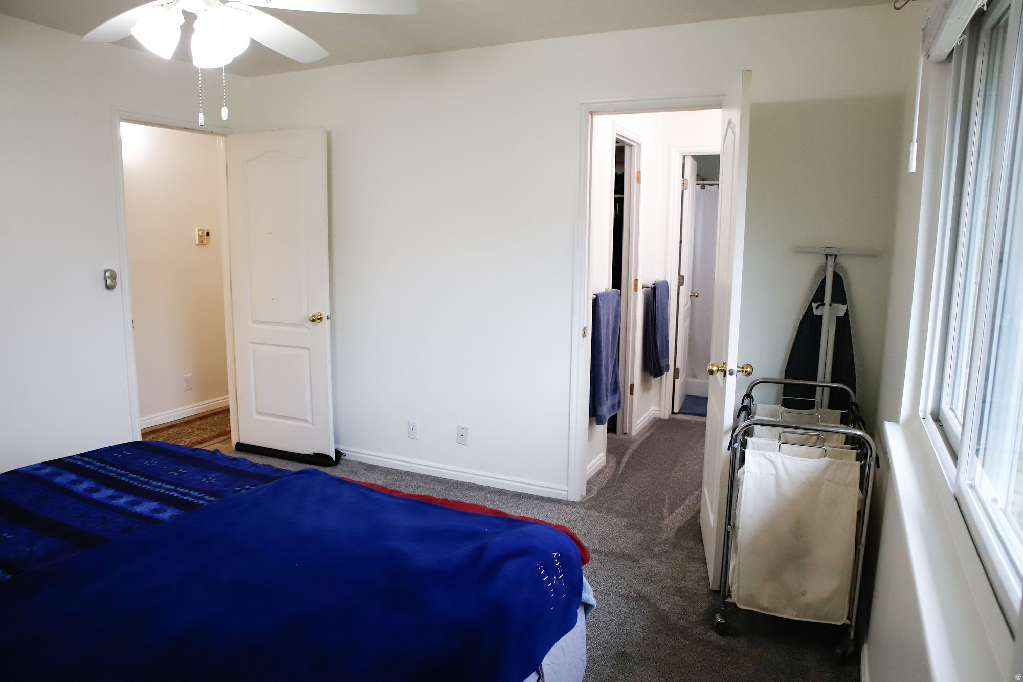 COUNTRY MANOR - Residential