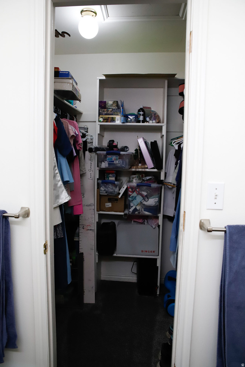 COUNTRY MANOR - Residential