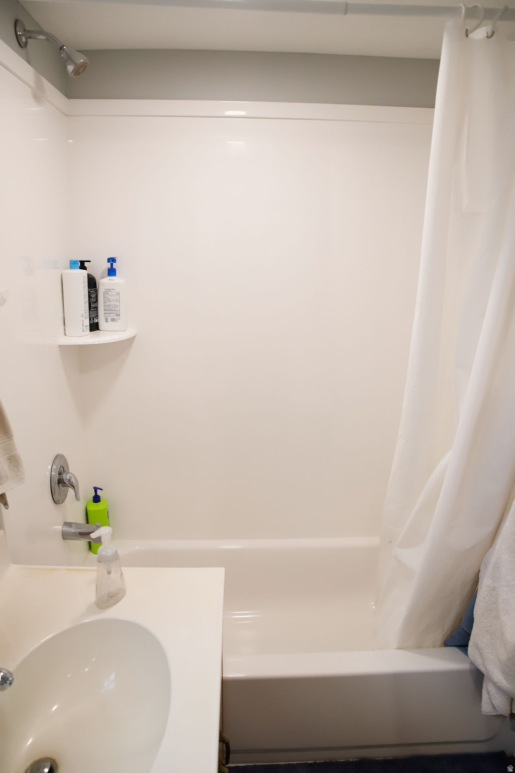 COUNTRY MANOR - Residential