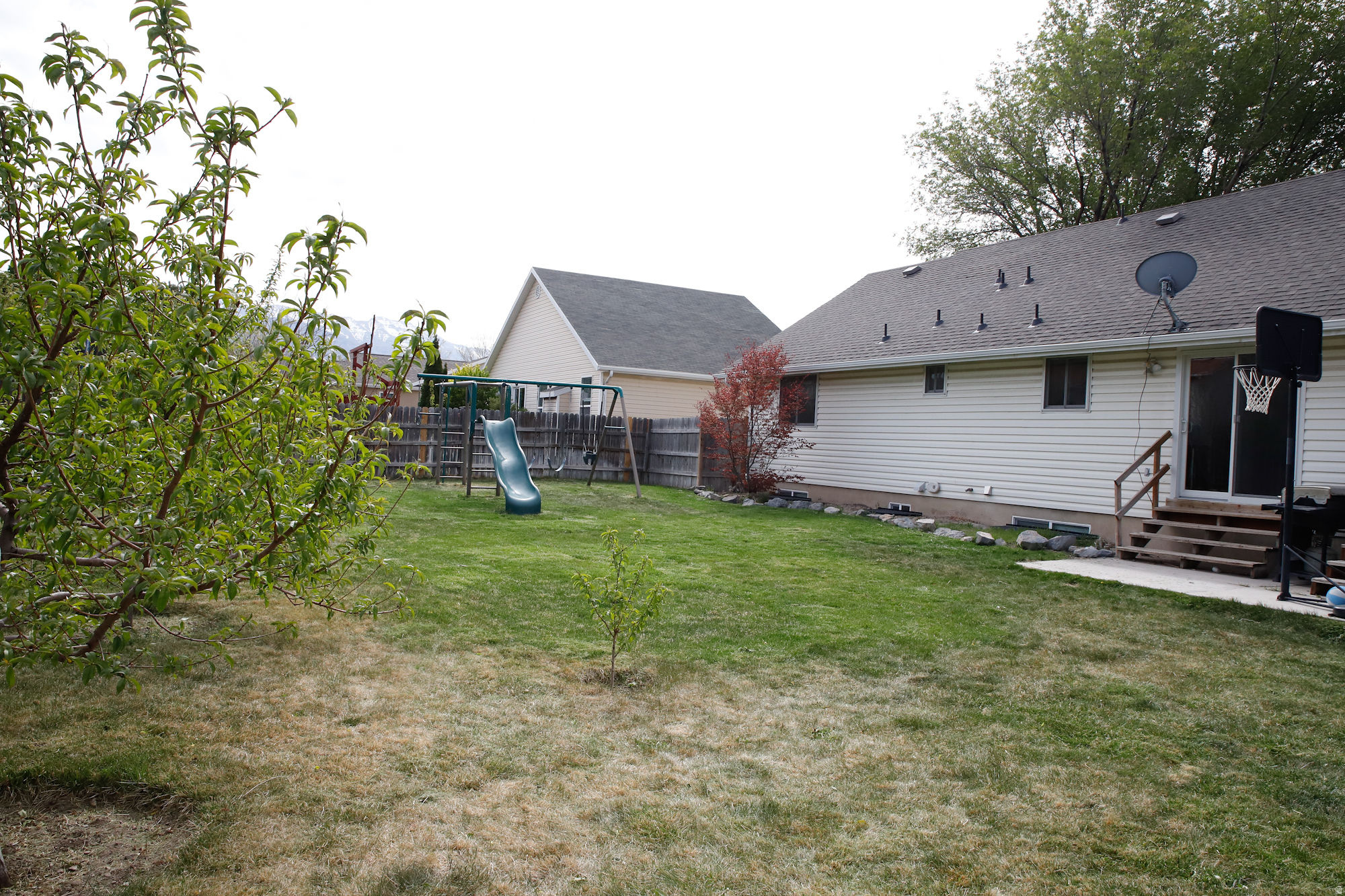 COUNTRY MANOR - Residential