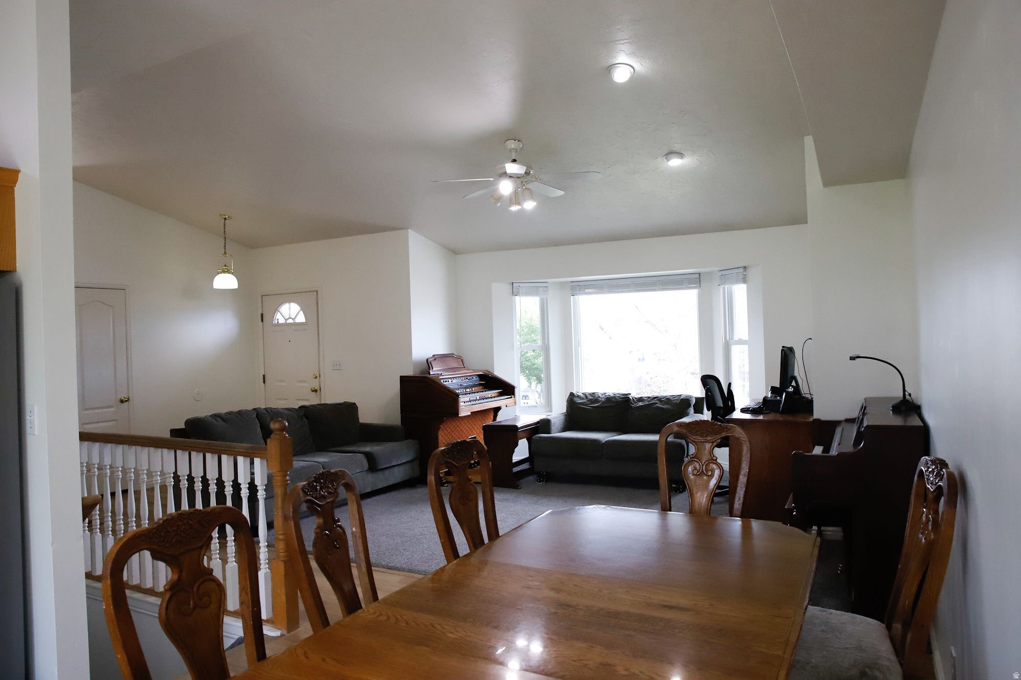 COUNTRY MANOR - Residential